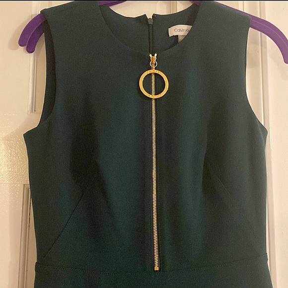 Calvin Klein Dresses & Skirts - 🅴🆄🅲 Calvin Klein Green Sleeveless Sheath Dress with Gold Zipper Front